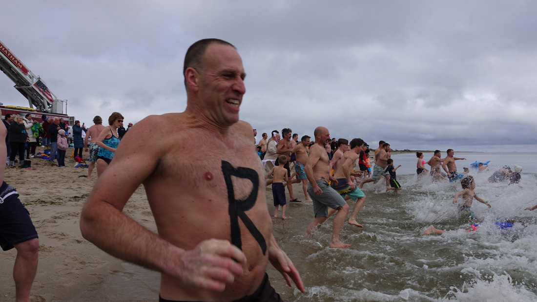 April Fools Plunge to Support Coomber Family Held In Chatham!