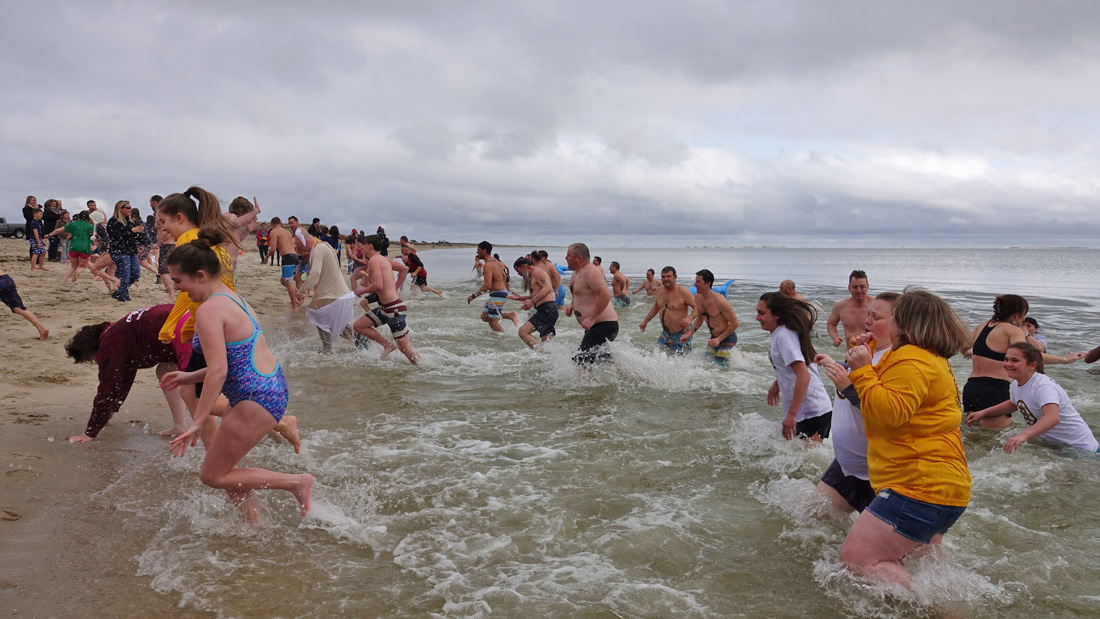 April Fools Plunge to Support Coomber Family Held In Chatham!