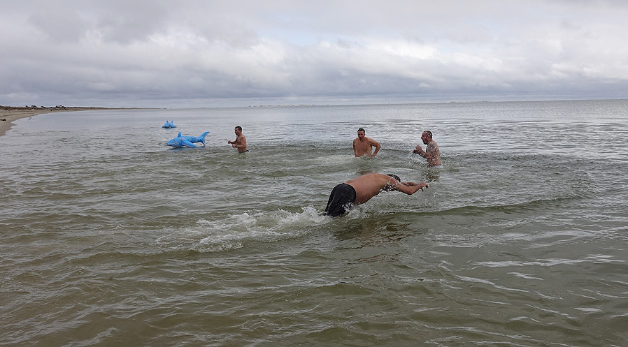 April Fools Plunge to Support Coomber Family Held In Chatham!