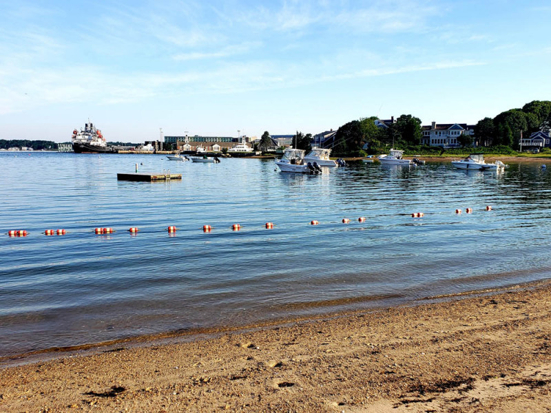 PHOTOS A Sunny Day at Gray Gables Beach in Bourne