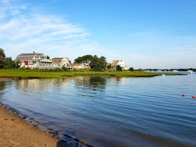 PHOTOS A Sunny Day at Gray Gables Beach in Bourne