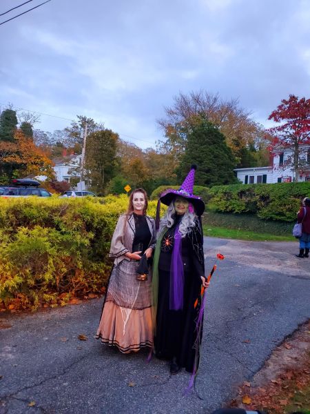 Volunteers-at-Captain-Bangs-Hallet-House-Yarmouthport