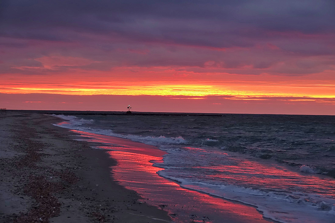 Harwich Port Views: Spectacular Skies Light-Up Bank Street Beach!