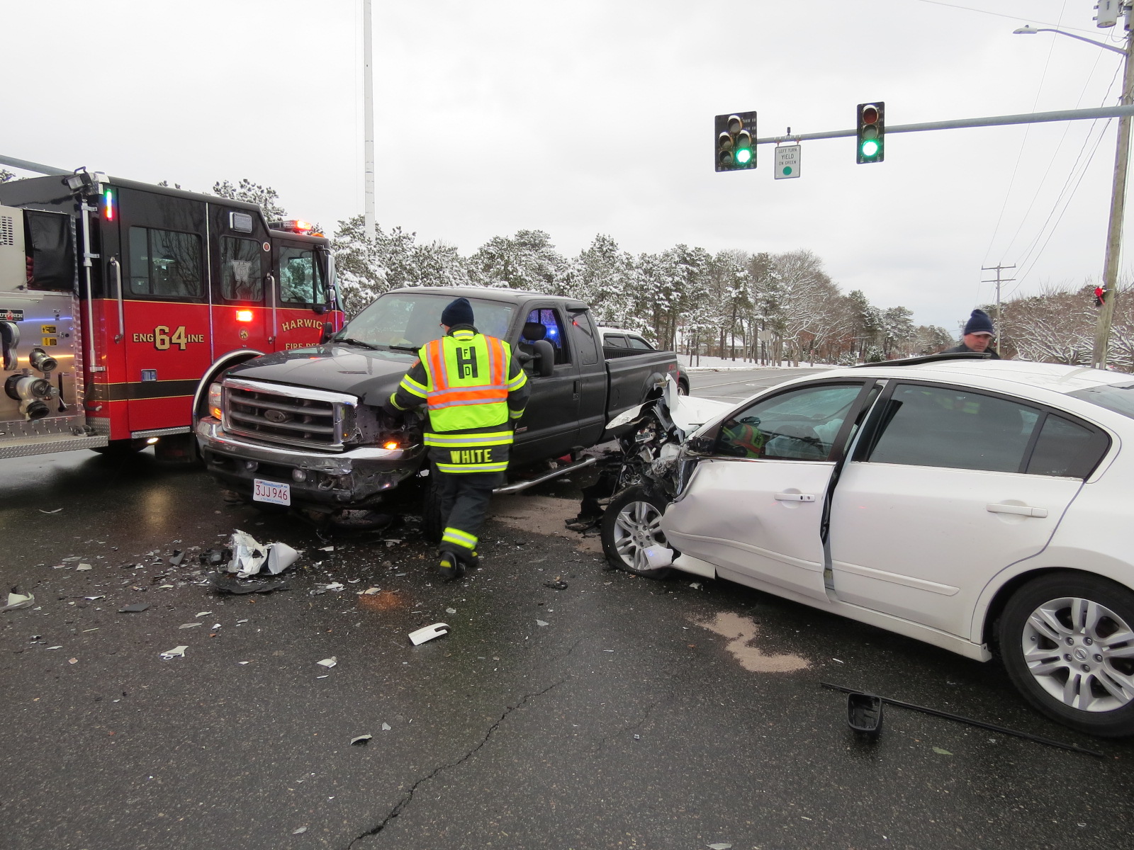 Harwich Fire and Police respond to 2car accident at Route 137 & 39