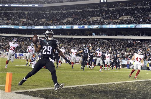 Philadelphia Eagles running back DeMarco Murray scores a touchdown run against the New York Giants during the second half of an NFL football game, Monday, Oct. 19, 2015, in Philadelphia. (AP Photo/Michael Perez)
