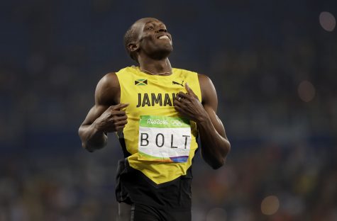 Jamaica's Usain Bolt wins a men's 200-meter semifinal during the athletics competitions of the 2016 Summer Olympics at the Olympic stadium in Rio de Janeiro, Brazil, Wednesday, Aug. 17, 2016. (AP Photo/David J. Phillip)