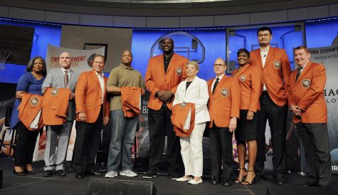 The 2016 class of inductees into the Basketball Hall of Fame, from the left, Ann Beaty, accepting on behalf of her late husband Zelmo Beaty, Ron Garretson, accepting on behalf of his father the late Darell Garretson, Tom Izzo, Maurice Banks, accepting on behalf of his late grandfather John McLendon, Shaquille O'Neal, Nancy Boxill, accepting on behalf of her late grandfather Cumberland Posey, Jerry Reinsdorf, Sheryl Swoopes, Yao Ming, and past inductee Jerry Colangelo pose for a group photo at the end of a news conference at the Naismith Memorial Basketball Hall of Fame, Thursday, Sept. 8, 2016, in Springfield, Mass. (AP Photo/Jessica Hill)