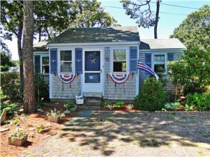 This more affordable cottage in Dennisport is $1,000 per week