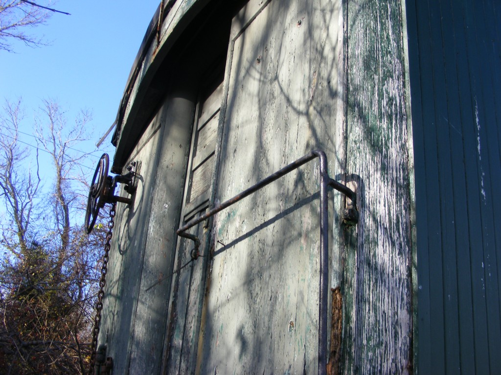 IMs restore railroad cars.nov.15 005