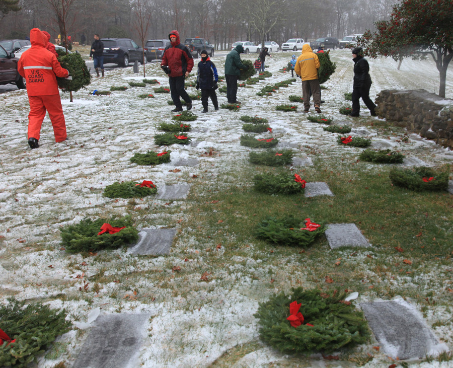 Holiday Wreaths Honor Our Soldiers At National Cemetery In Bourne