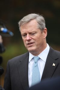 sk_centerville-gov-baker-and-local-candidates-visit-monomoy-circle_11-03-16-43
