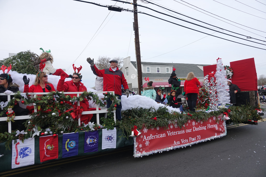 Falmouth Christmas Stroll 2022 Falmouth Christmas Parade Application Now Available - Capecod.com