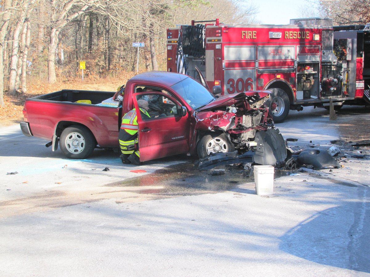 One seriously injured in crash which closed down Phinney's Lane in Centerville