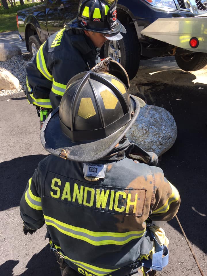 Pickup strikes several large boulders in Sandwich