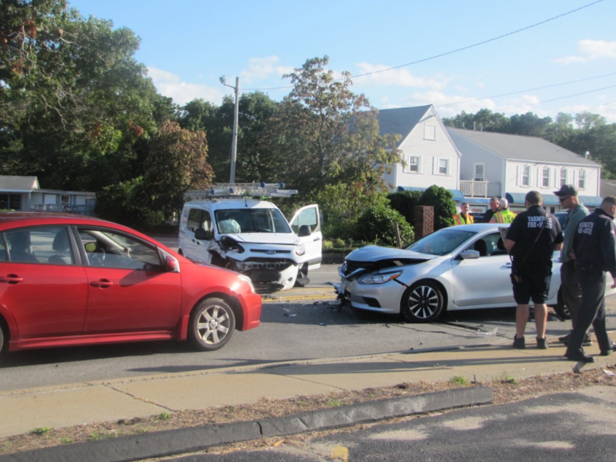 Crash closes section of Route 28 in Yarmouth