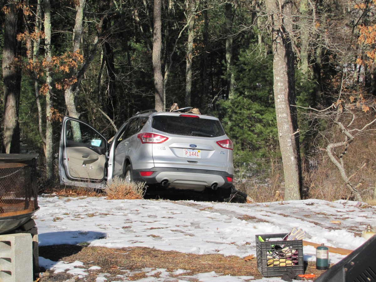 Car crashes through rear of garage in Yarmouth Port