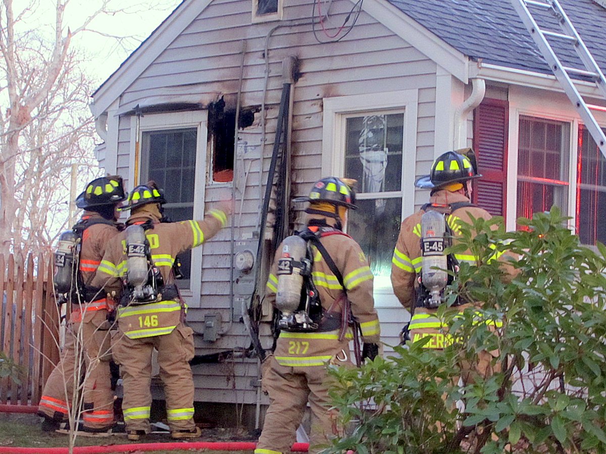 Chimney fire extends into walls of house in Yarmouth